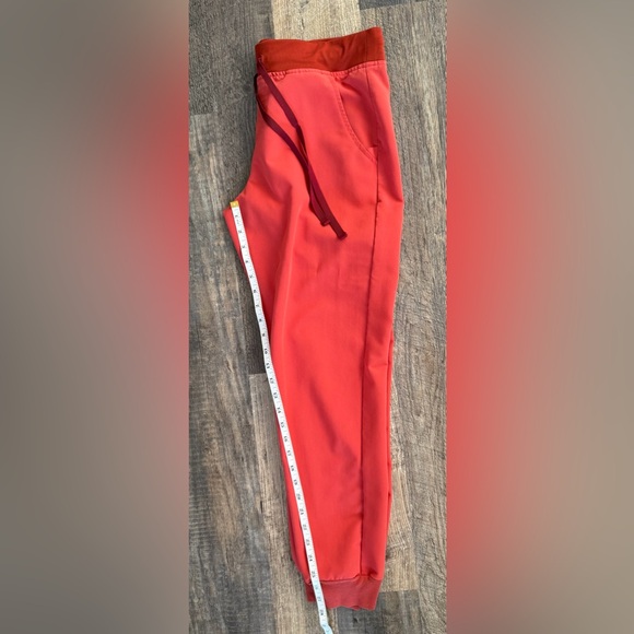 FIGS Scrub set sz Small Rafaela top/ Medium Zamora Jogger •Limited Edition Clay - Picture 10 of 16